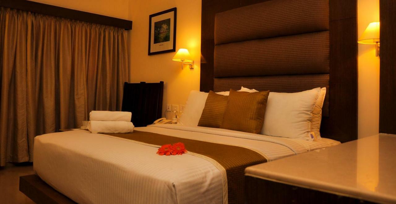 Hotel The Gopinivas Grand Komoryn Zewnętrze zdjęcie